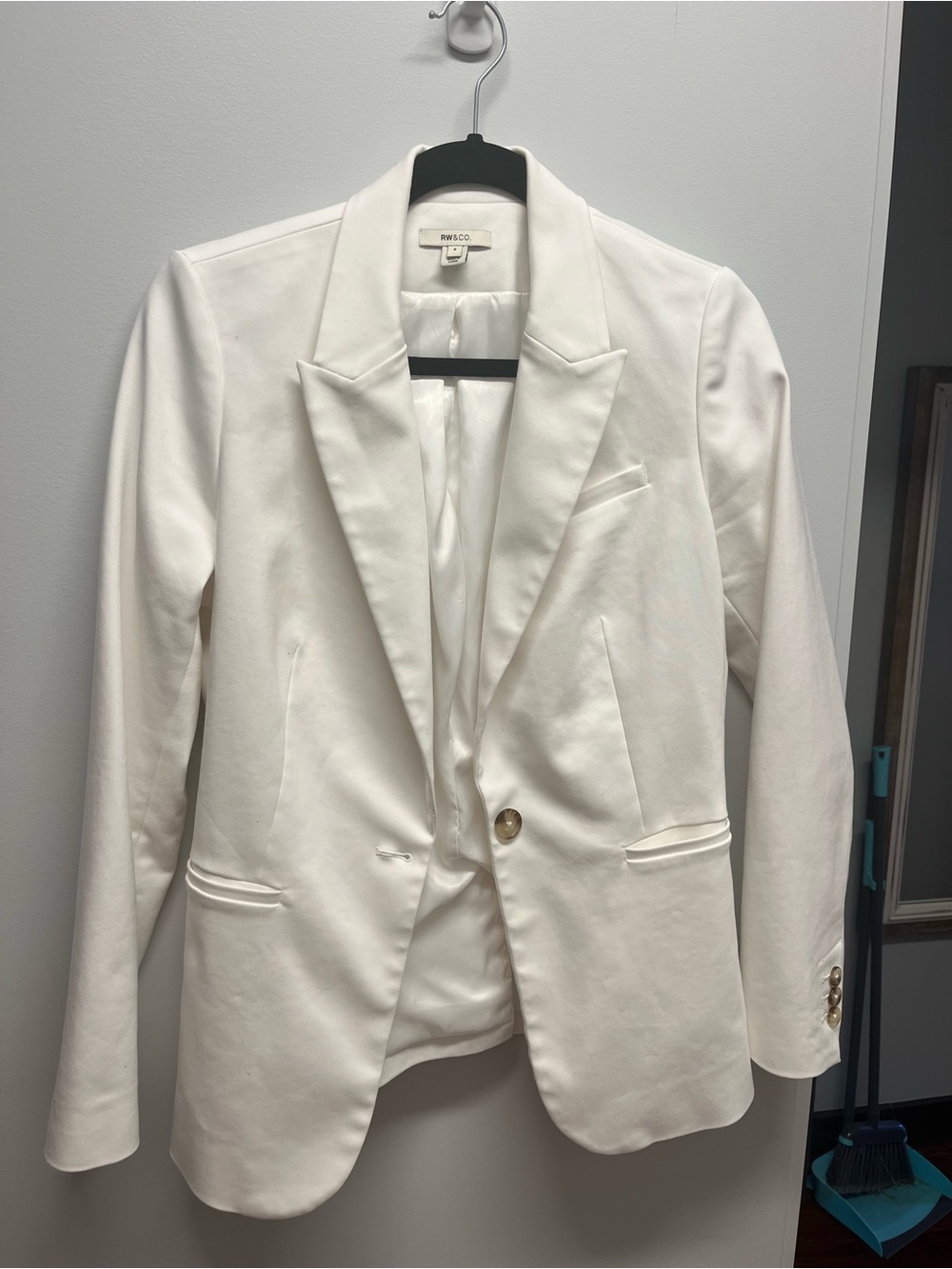 Women’s White Tailored Blazer